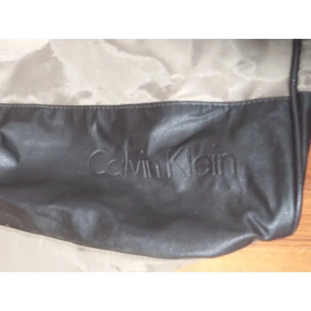 Calvin Klein Duffle Duffel Bag beige brown Weekend Gym Flight Travel 21.5